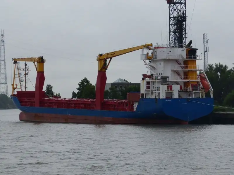 Navio frigorífico à venda