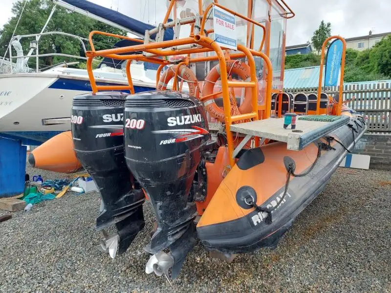 Bote inflável rígido à venda