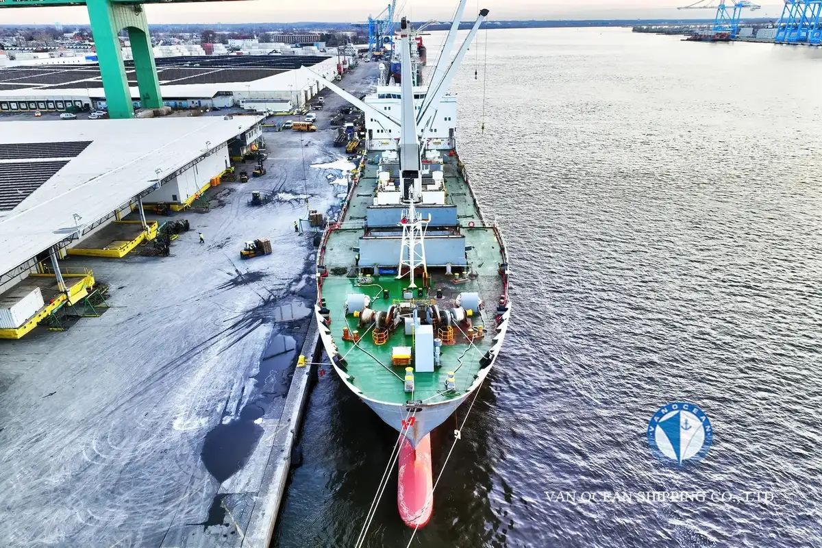 Navio frigorífico à venda