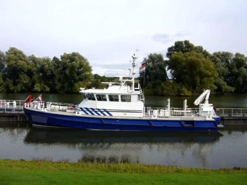 Navio de patrulha à venda