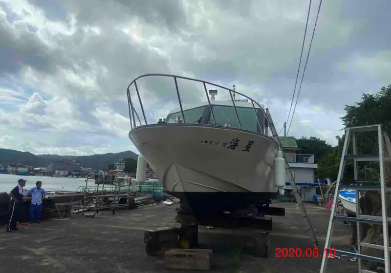Barco de tripulação à venda