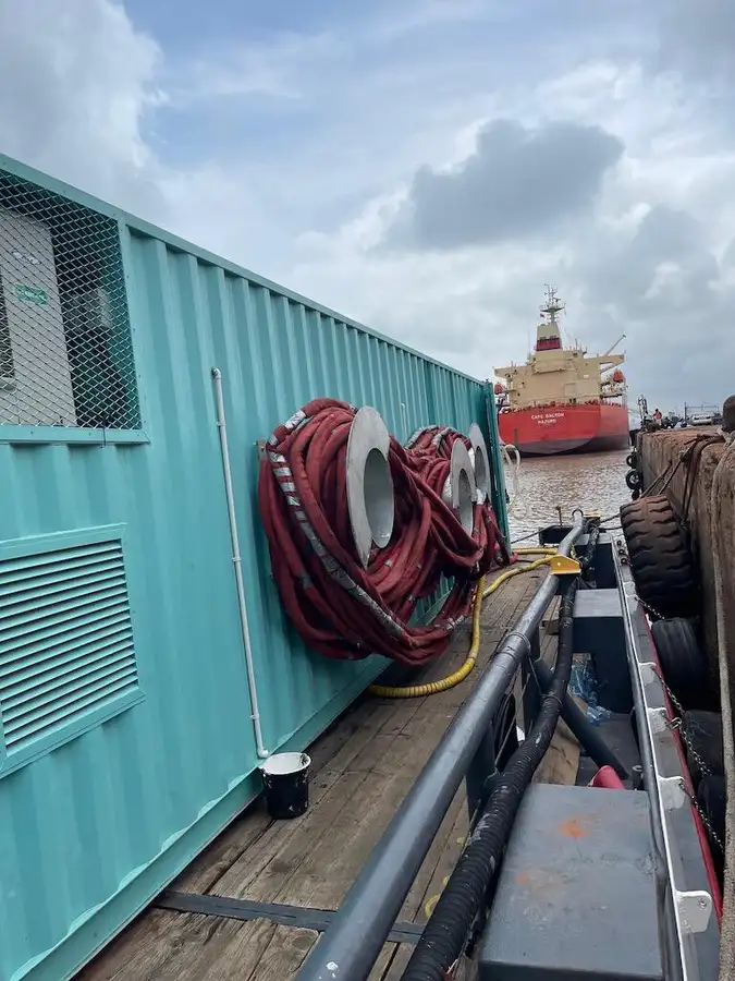 Navio porta-contêineres à venda