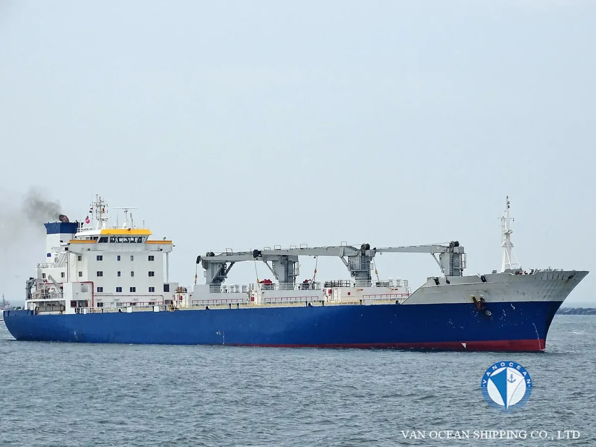 Navio frigorífico à venda