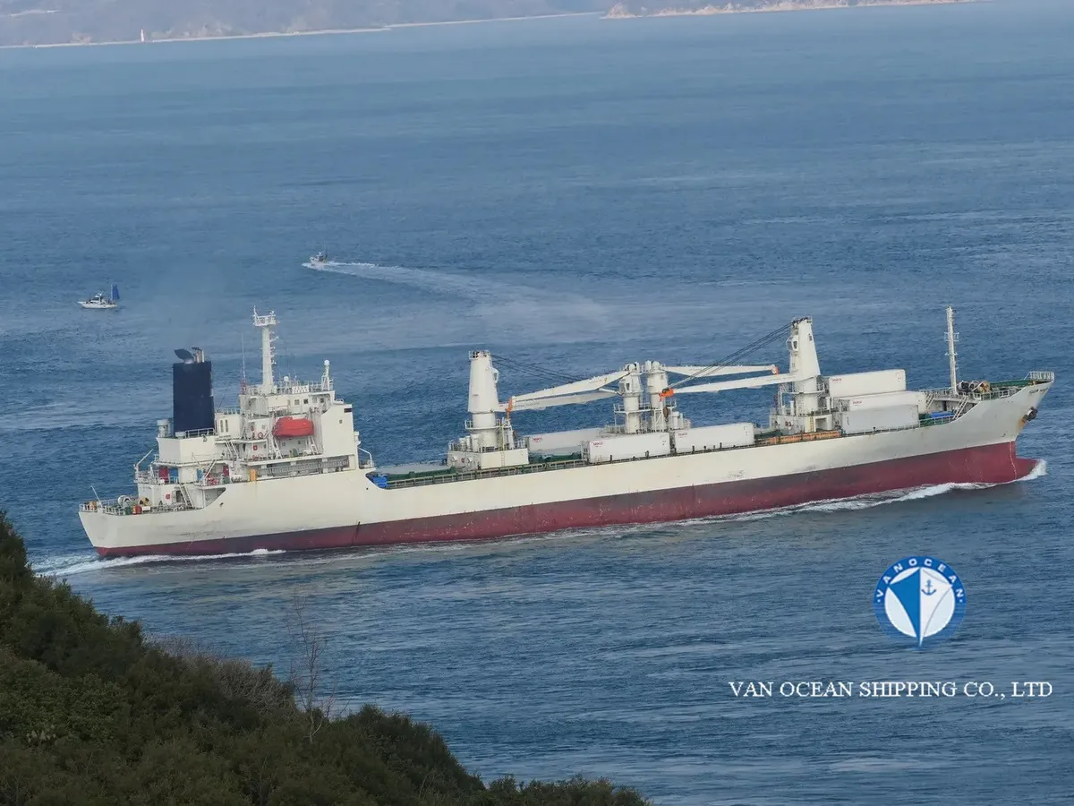 Navio frigorífico à venda