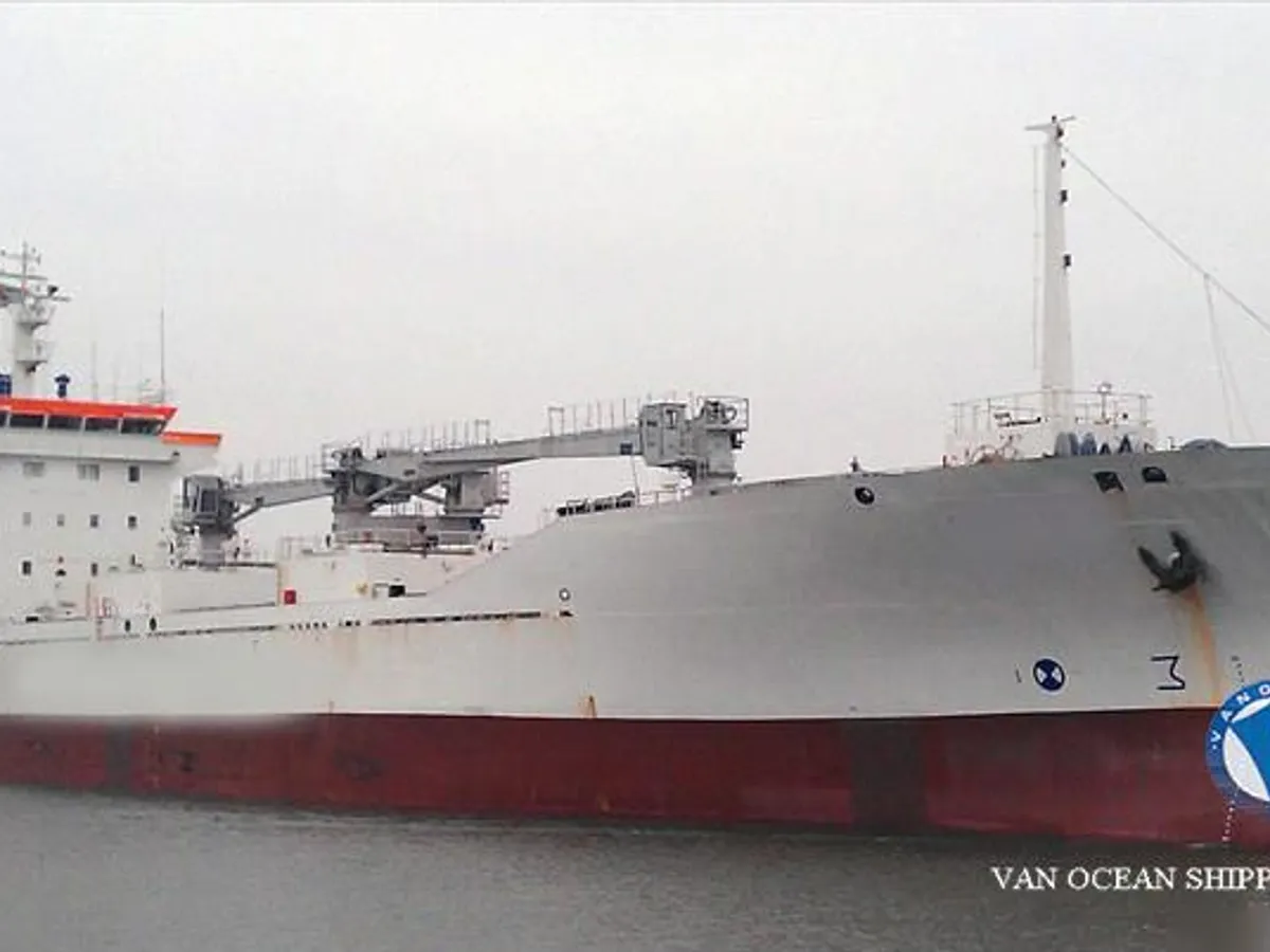 Navio frigorífico à venda