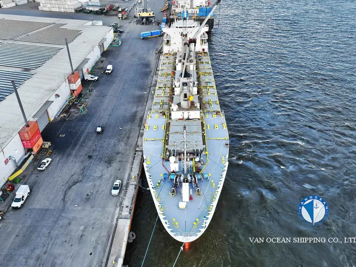 Navio frigorífico à venda