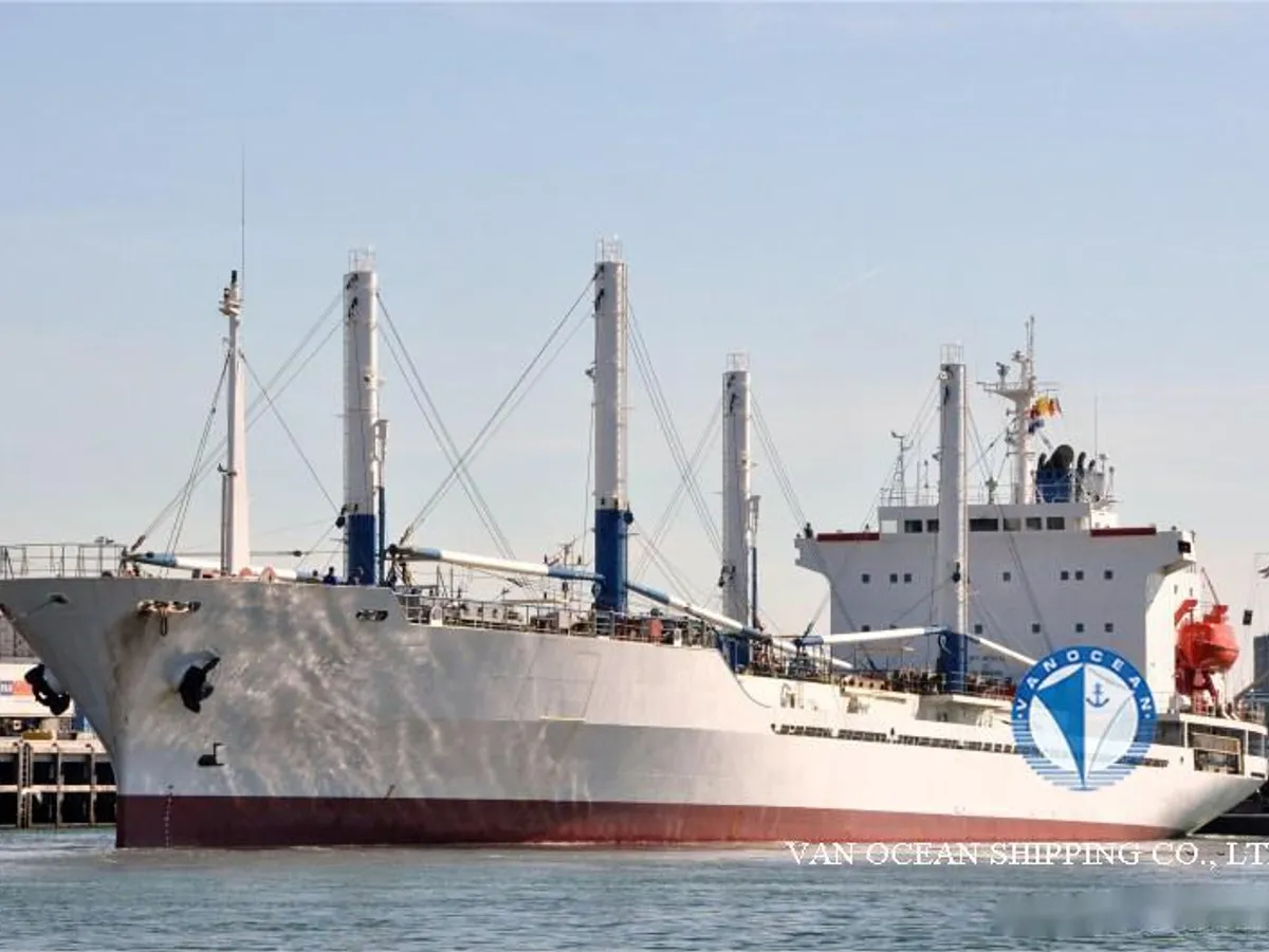 Navio frigorífico à venda