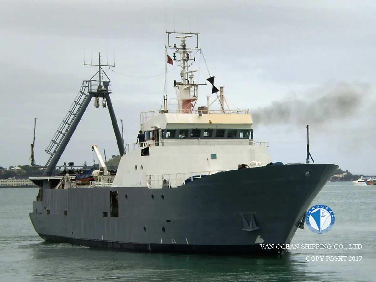 Navio de pesca de arrasto à venda