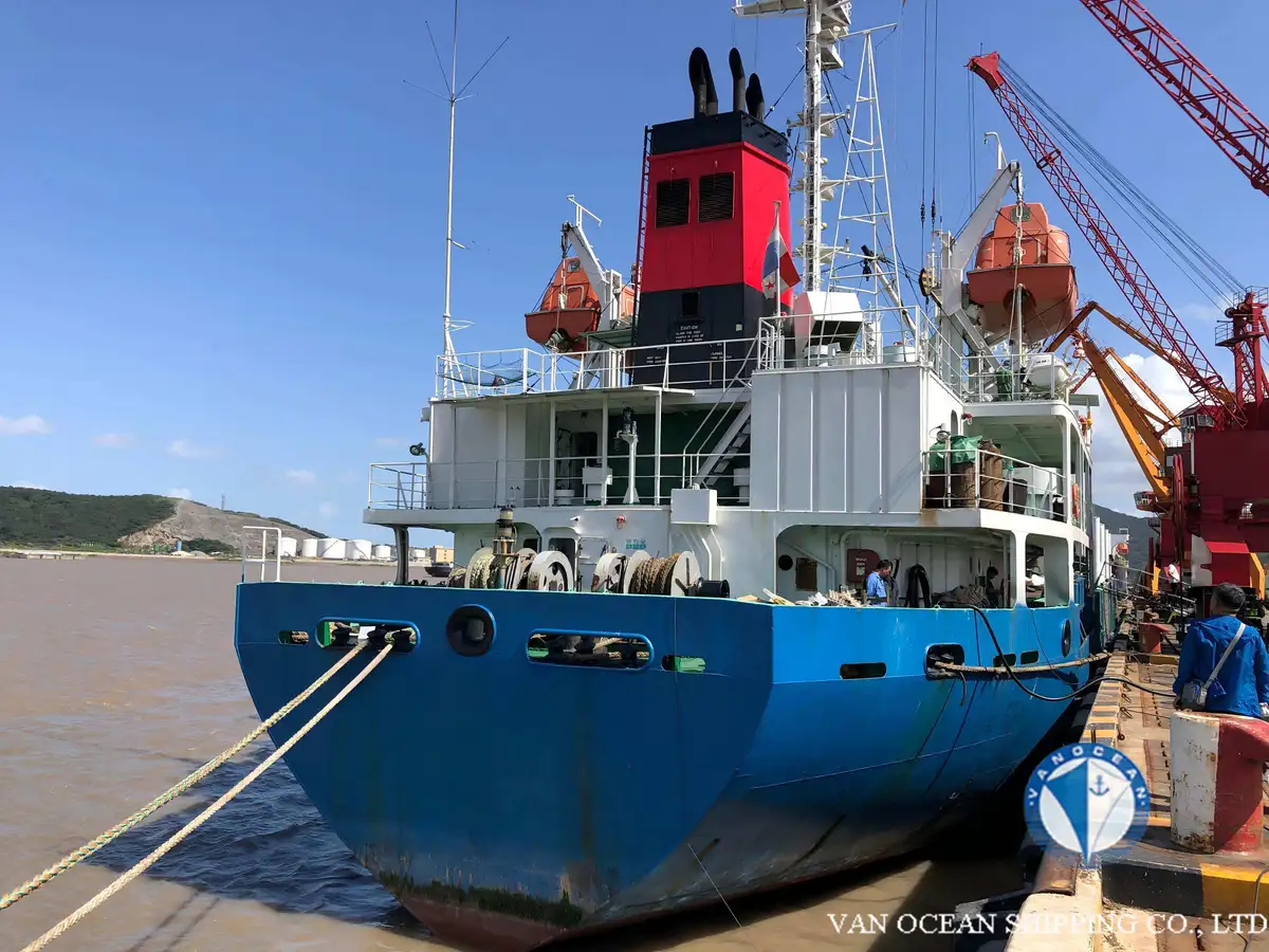 Navio frigorífico à venda