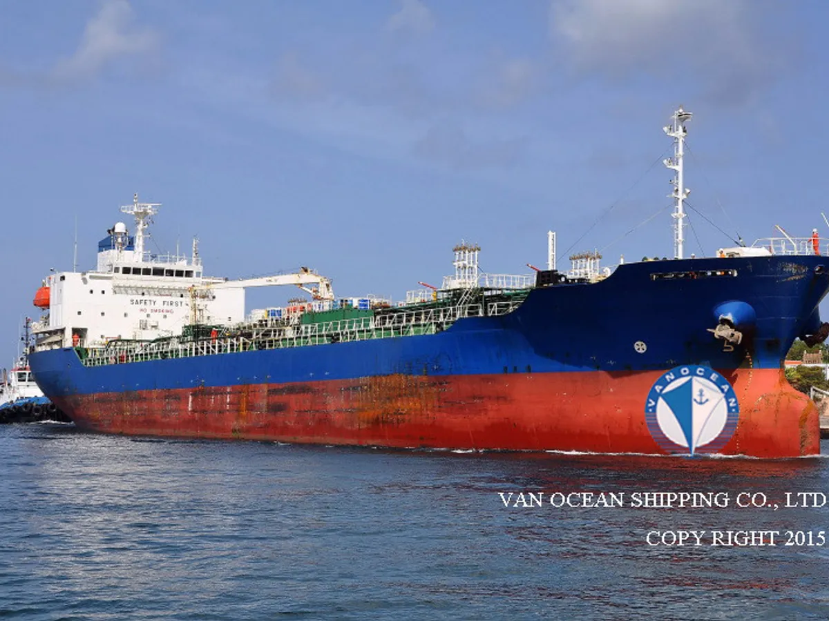 Navio-tanque de óleo/produtos químicos à venda