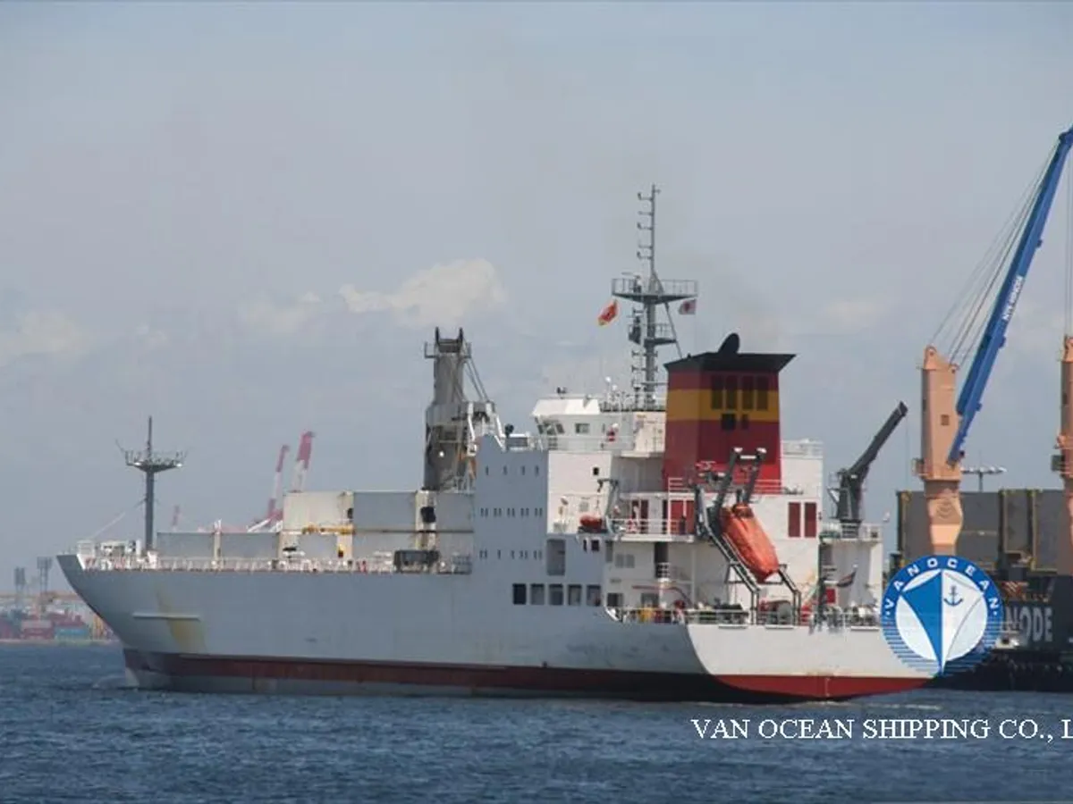 Navio frigorífico à venda