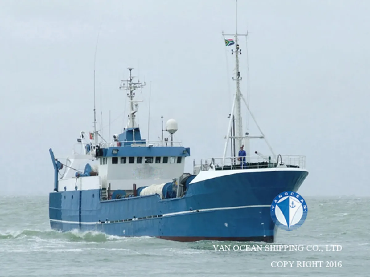 Navio de pesca de arrasto à venda