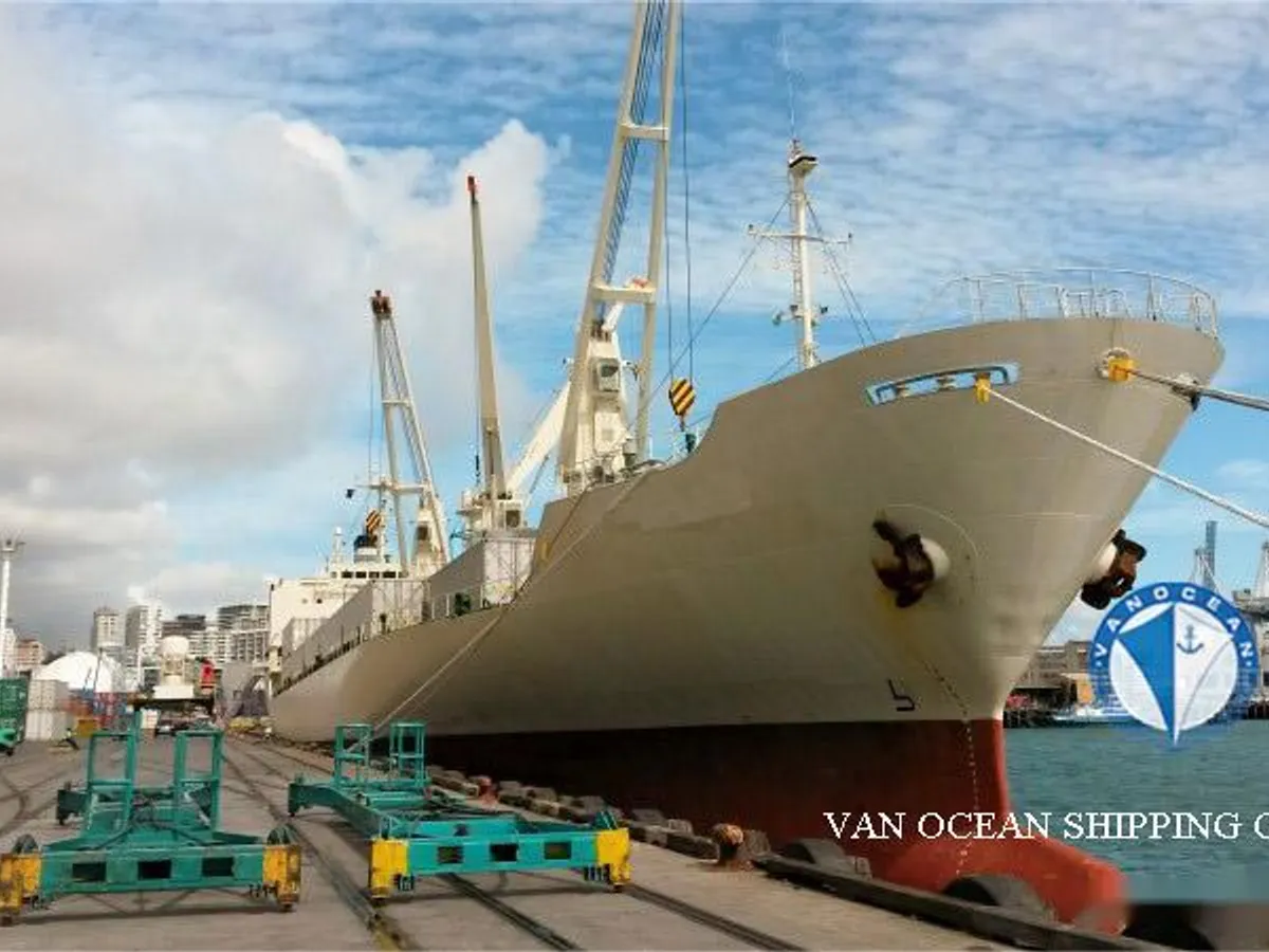 Navio frigorífico à venda