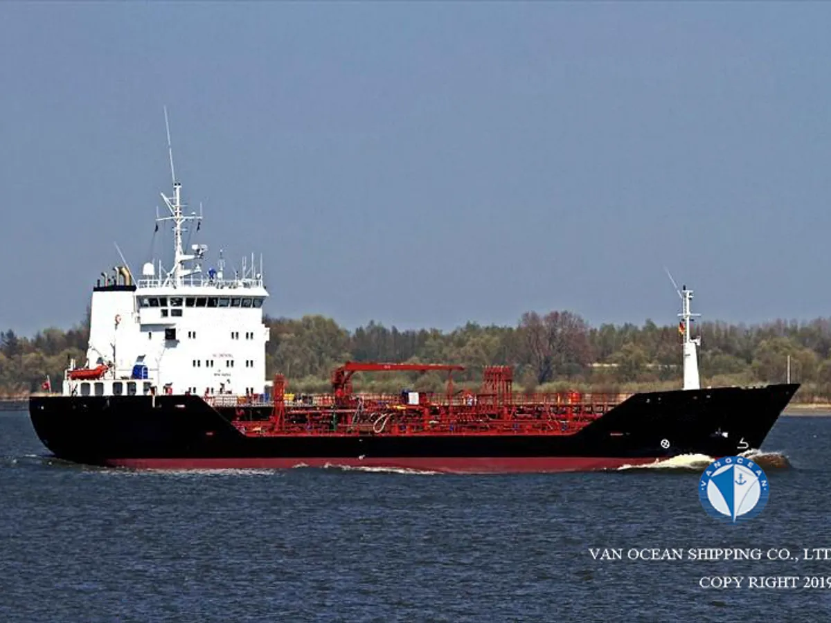 Navio-tanque de óleo/produtos químicos à venda