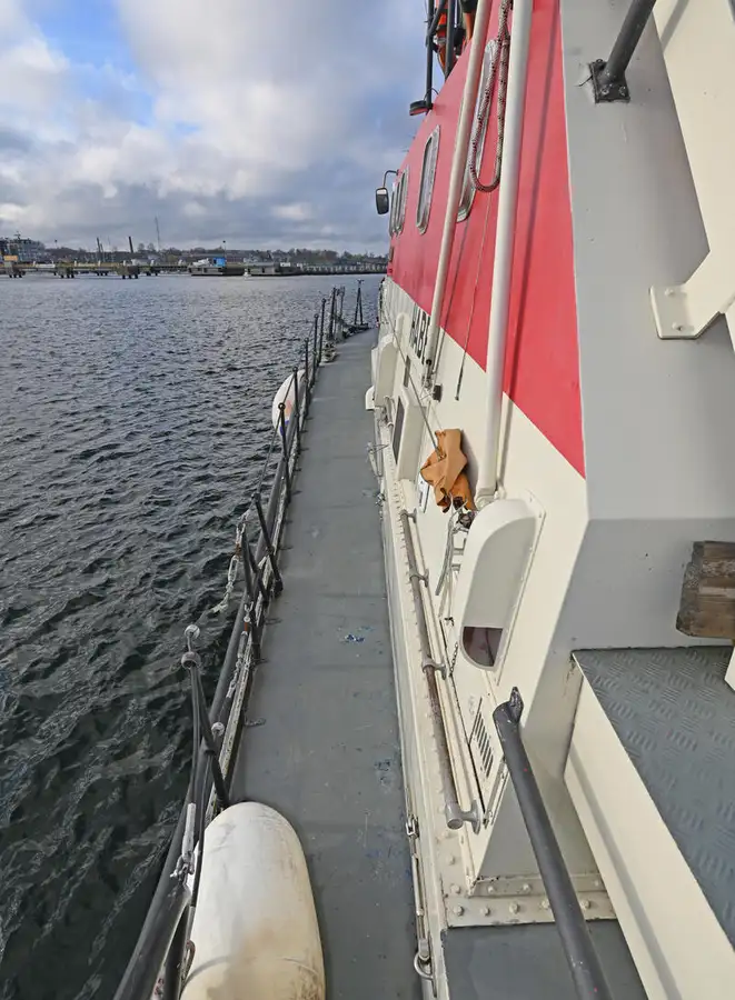 Navio de resgate à venda