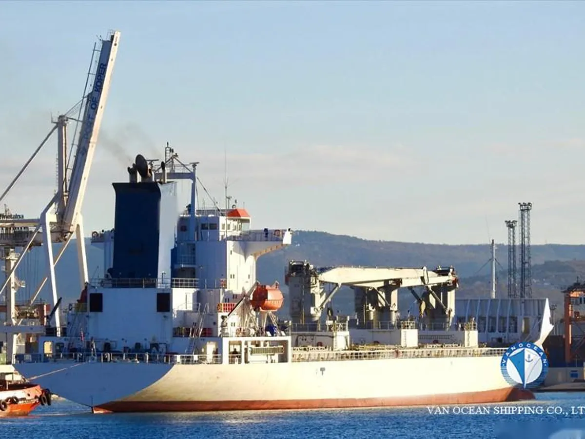 Navio frigorífico à venda