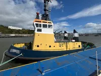 Rebocador à venda