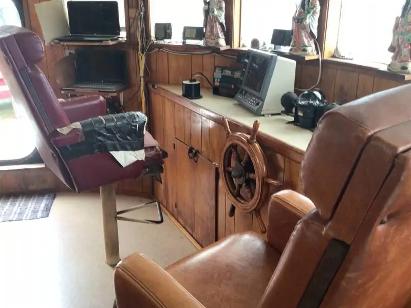 Navio de pesca de arrasto à venda