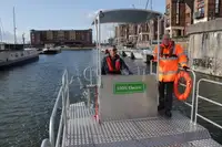 Navio porta-contêineres à venda