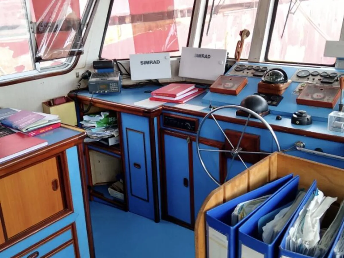 Navio de pesquisa à venda