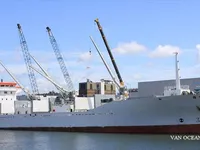 Navio frigorífico à venda