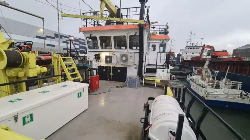 Navio de abastecimento à venda