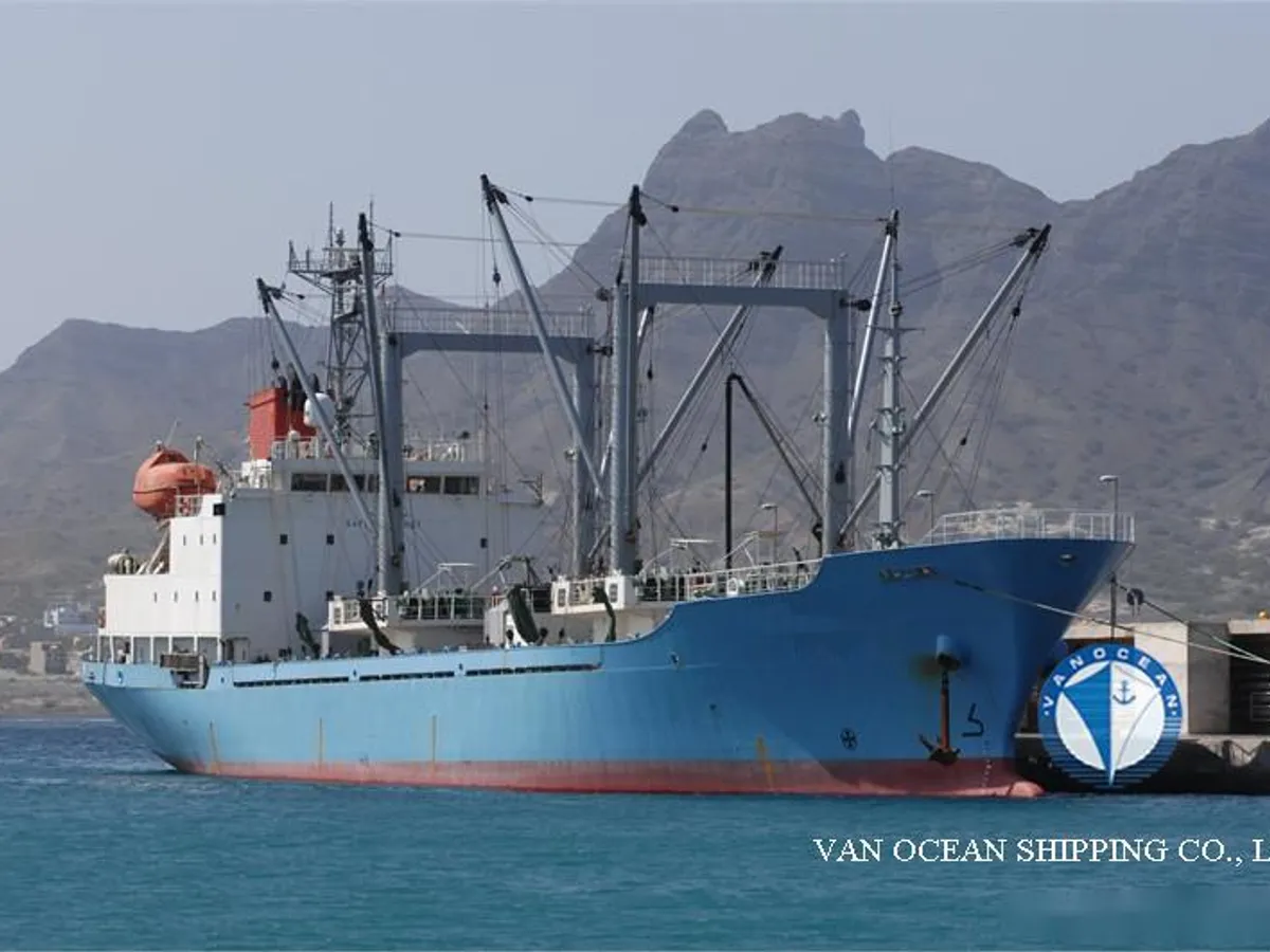 Navio frigorífico à venda