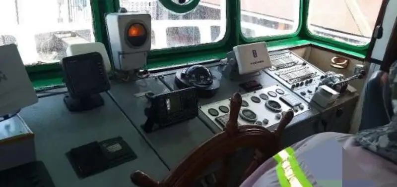 Rebocador à venda