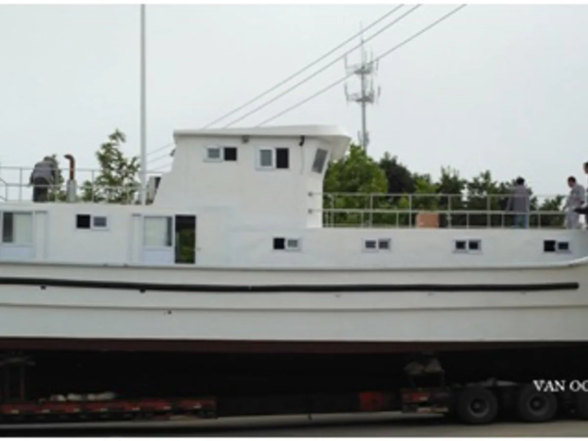 Navio de pesca de arrasto à venda