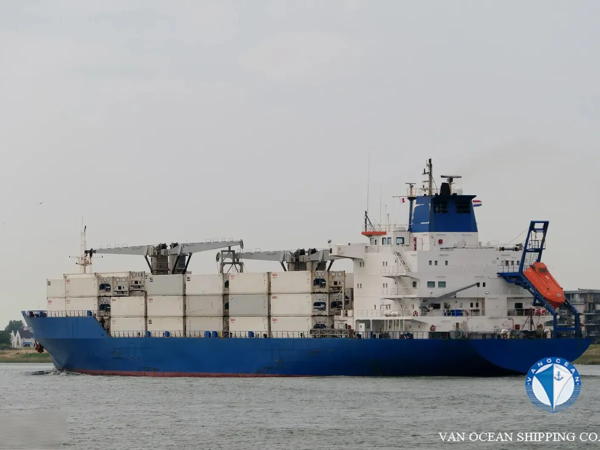 Navio frigorífico à venda