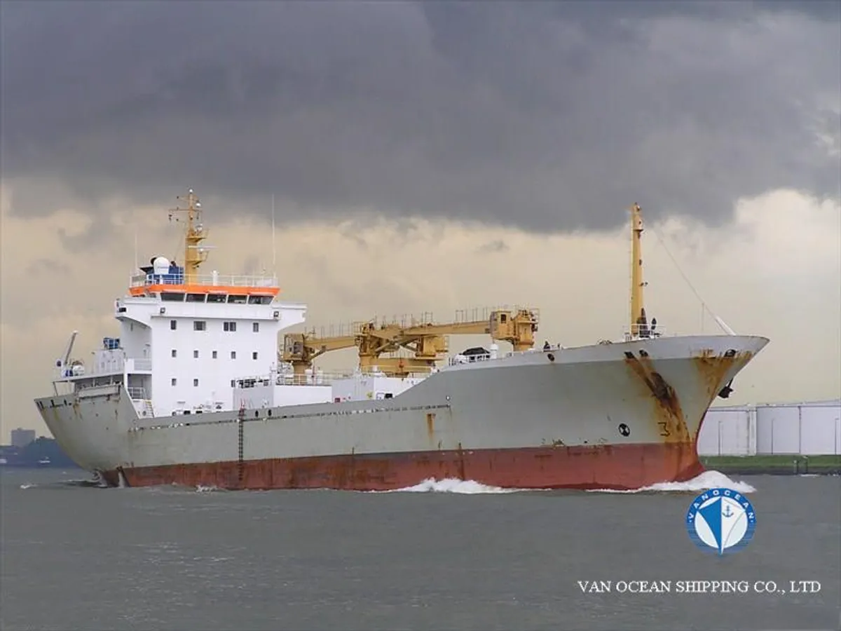 Navio frigorífico à venda