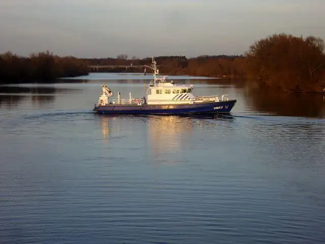 Navio de pesquisa à venda