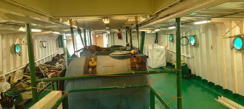 Navio de abastecimento à venda