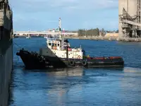 Rebocador à venda