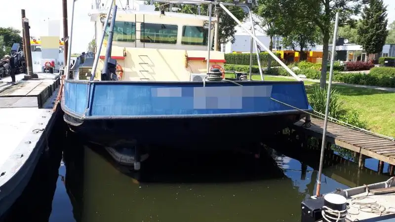 Navio de pesca de arrasto à venda