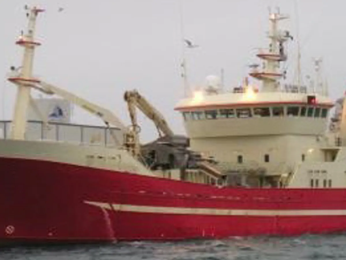 Navio de pesca de arrasto à venda