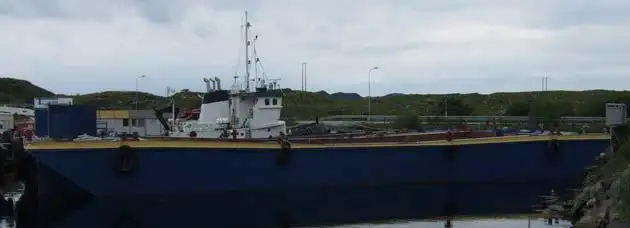 Barcaça à venda