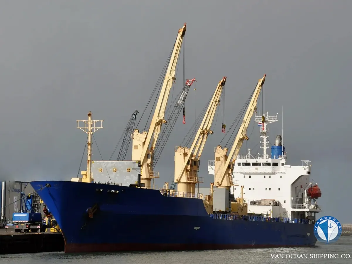 Navio frigorífico à venda