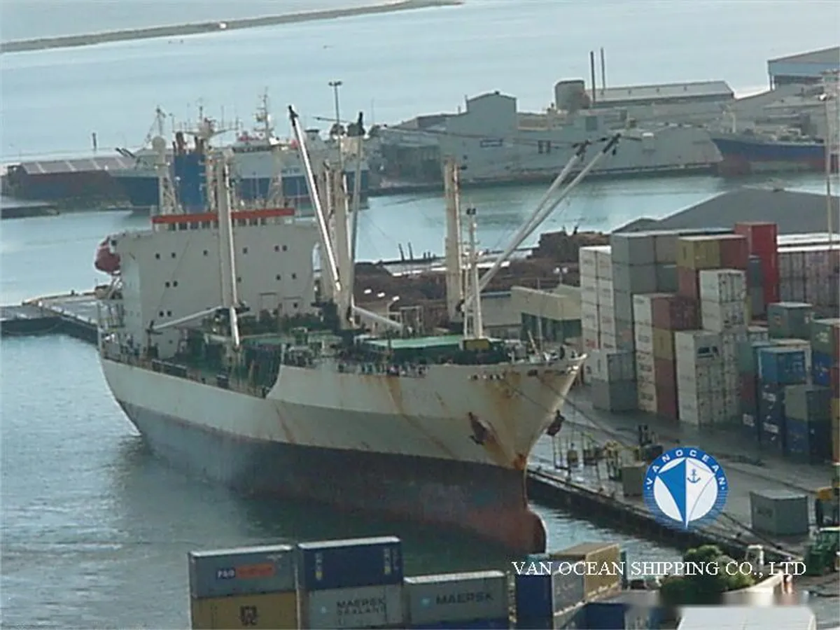 Navio frigorífico à venda