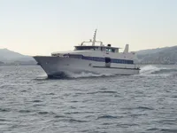 Navio de passageiros à venda