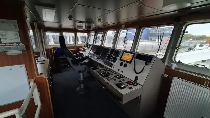 Navio de abastecimento à venda