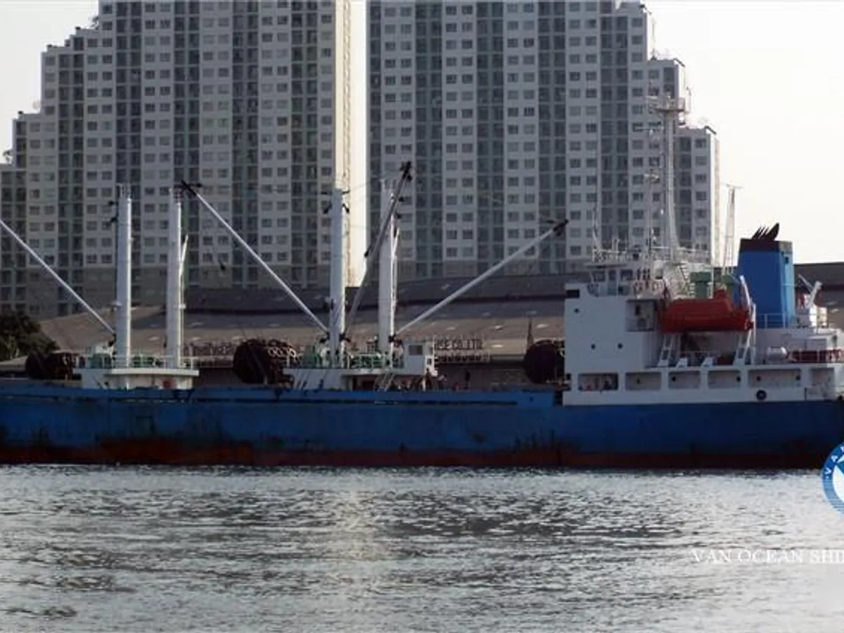 Navio frigorífico à venda