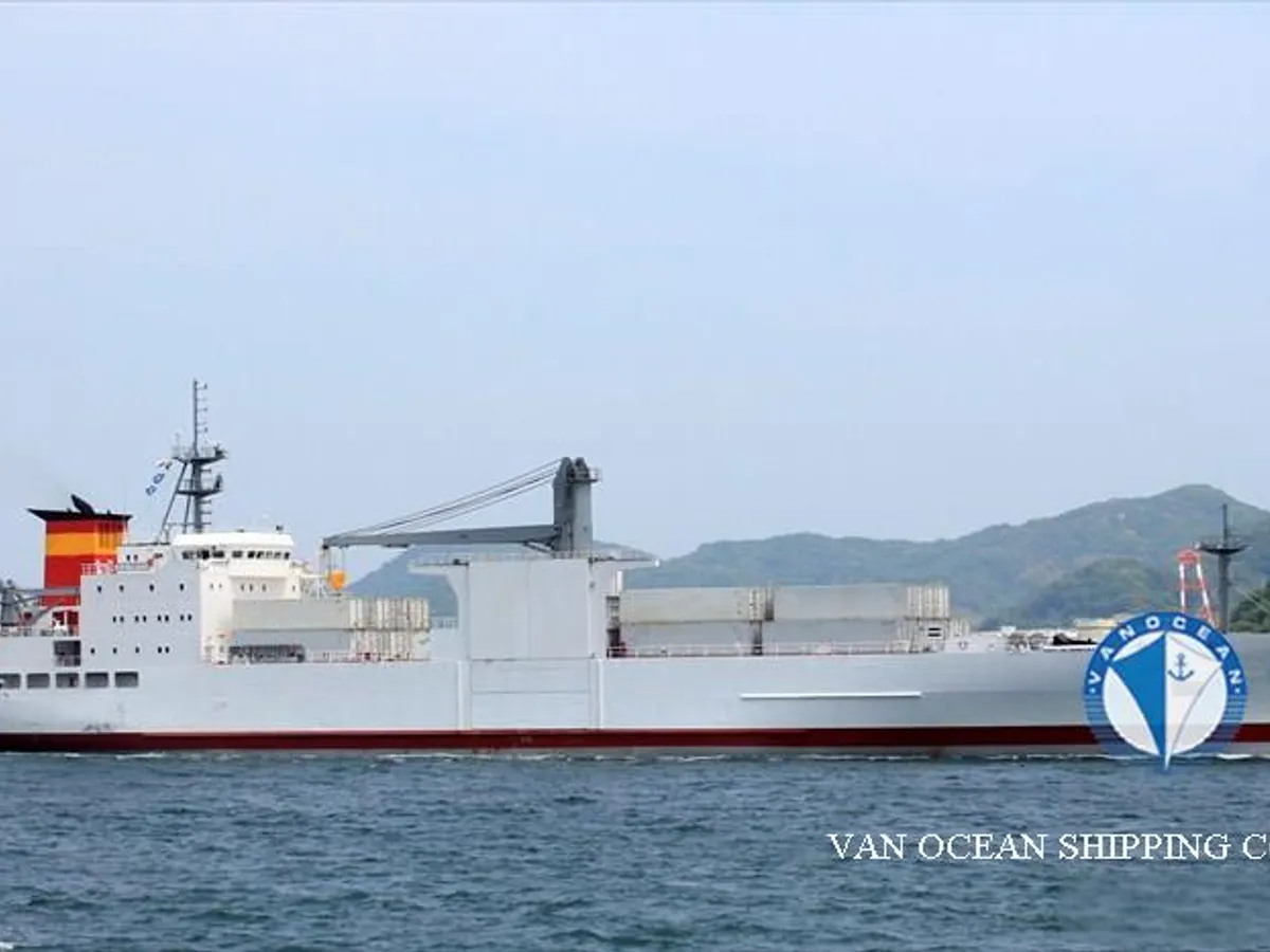 Navio frigorífico à venda