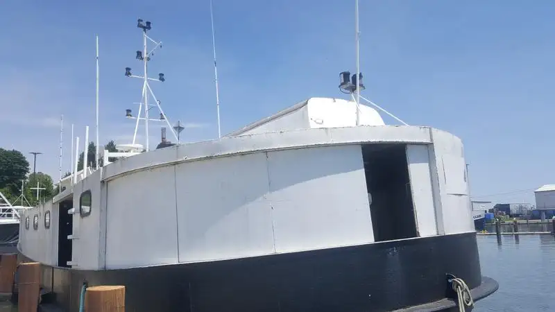 Navio de pesca de arrasto à venda
