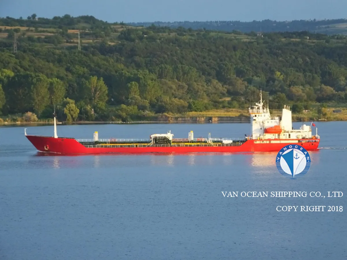 Navio-tanque de óleo/produtos químicos à venda