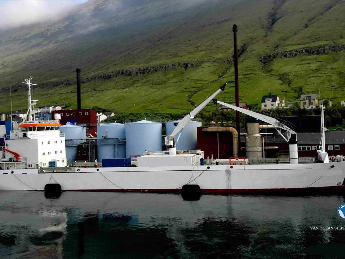 Navio frigorífico à venda