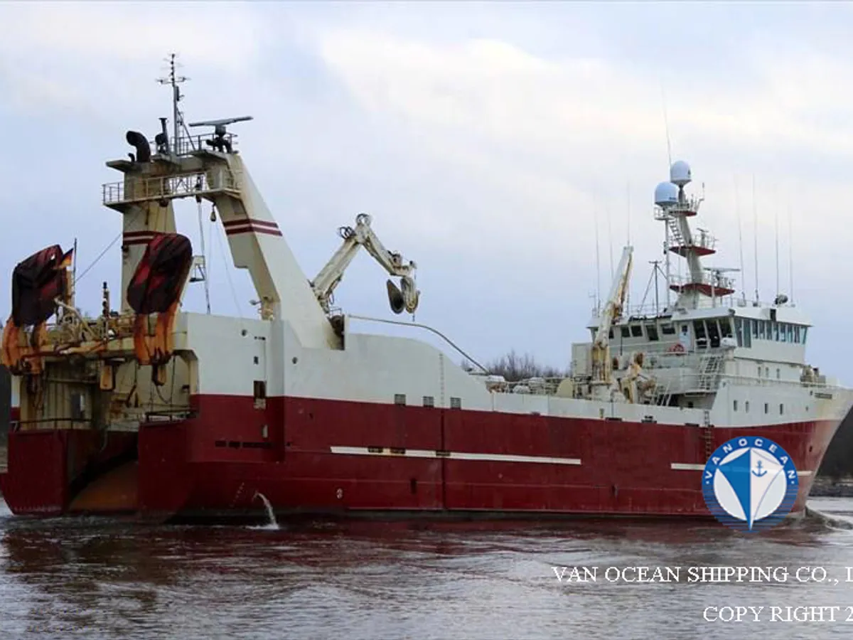 Navio de pesca de arrasto à venda
