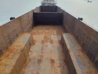 Navio porta-contêineres à venda