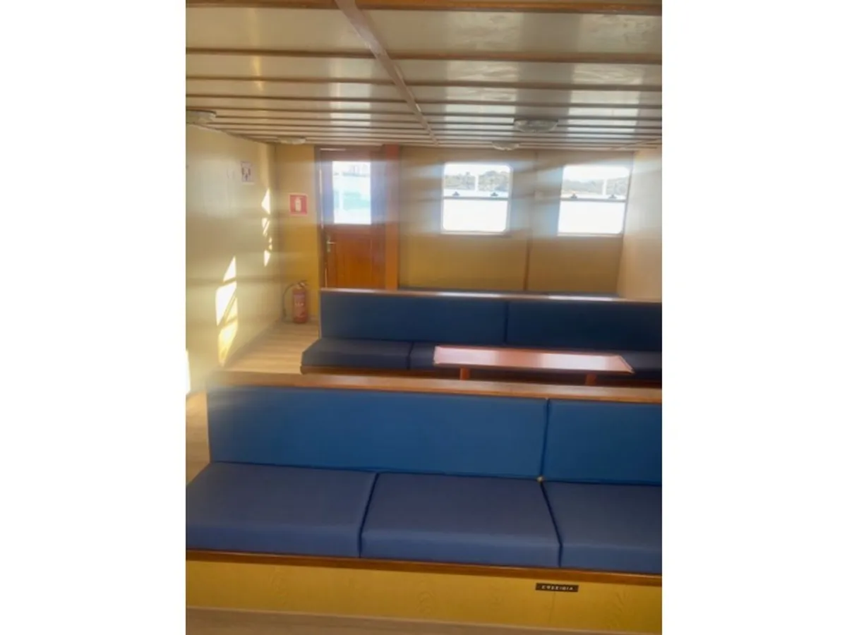 Navio de passageiros à venda