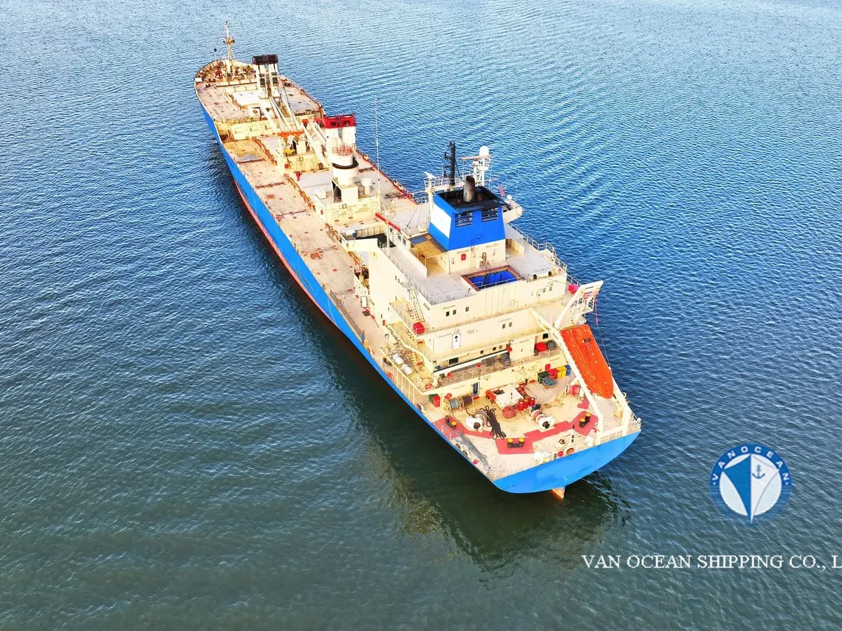 Navio frigorífico à venda